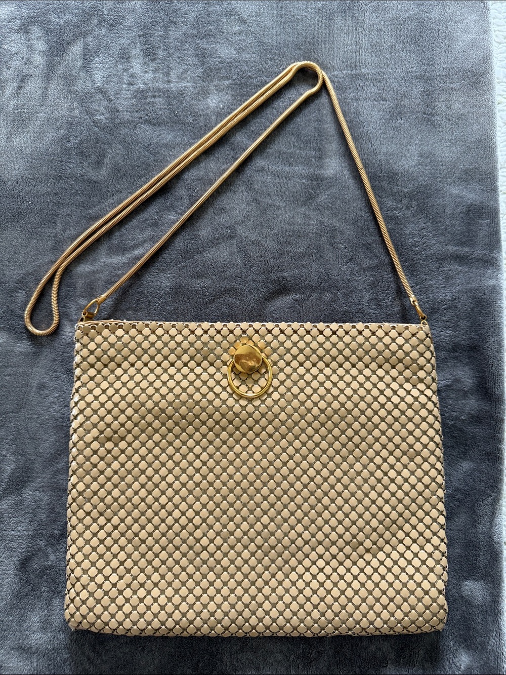 Vintage 50-60’s Delill Beige Mesh Cross Purse Handbag Hong Kong Metallic Gold